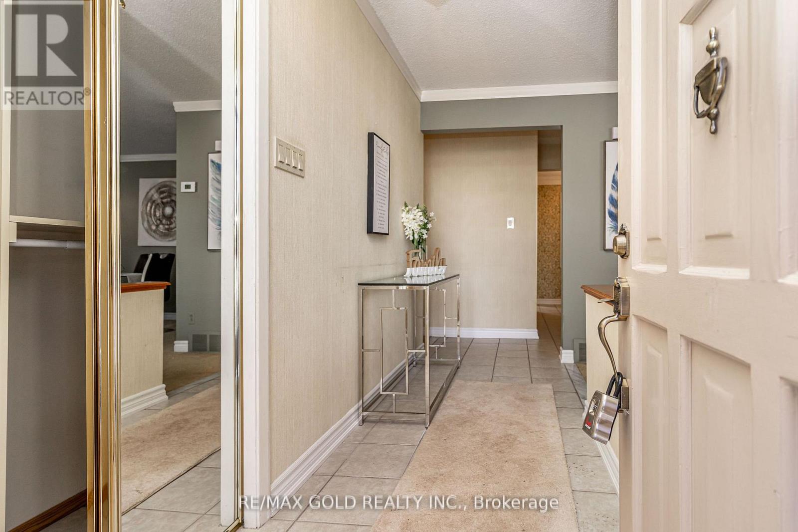 29 Chesterfield Road, Brampton, Ontario  L6W 1L2 - Photo 5 - W12857840