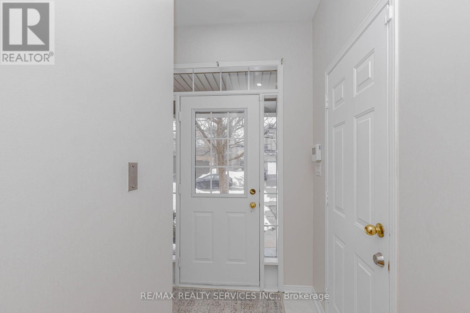 102 Sand Cherry Crescent, Brampton, Ontario  L6R 3B2 - Photo 3 - W12857112