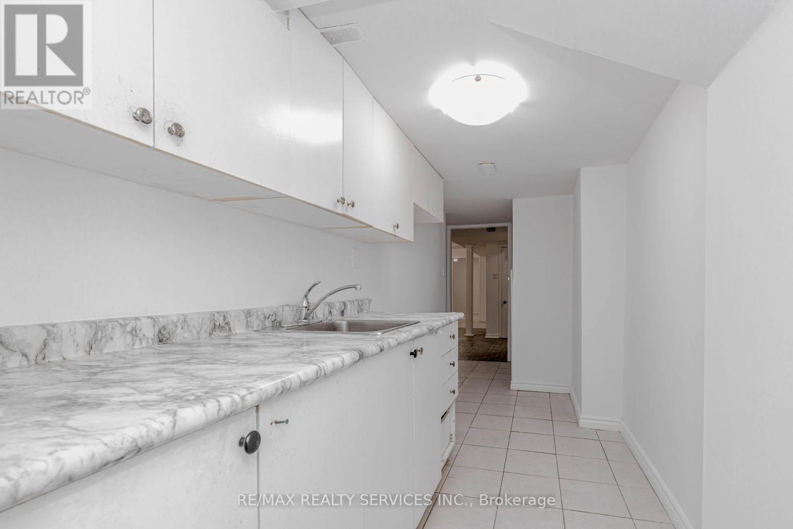 102 Sand Cherry Crescent, Brampton, Ontario  L6R 3B2 - Photo 47 - W12857112