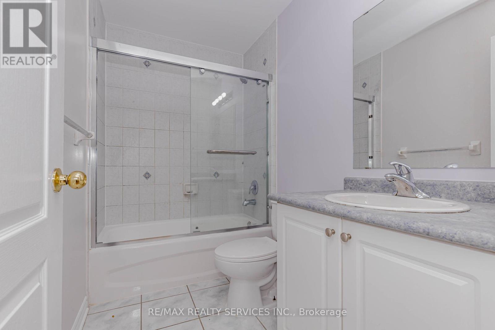 102 Sand Cherry Crescent, Brampton, Ontario  L6R 3B2 - Photo 38 - W12857112