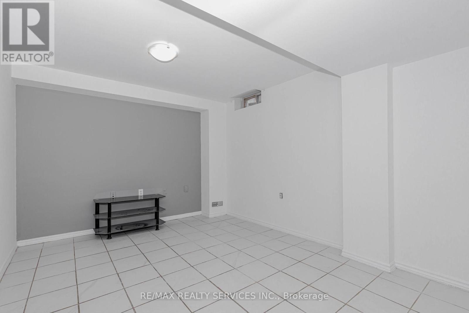 102 Sand Cherry Crescent, Brampton, Ontario  L6R 3B2 - Photo 43 - W12857112