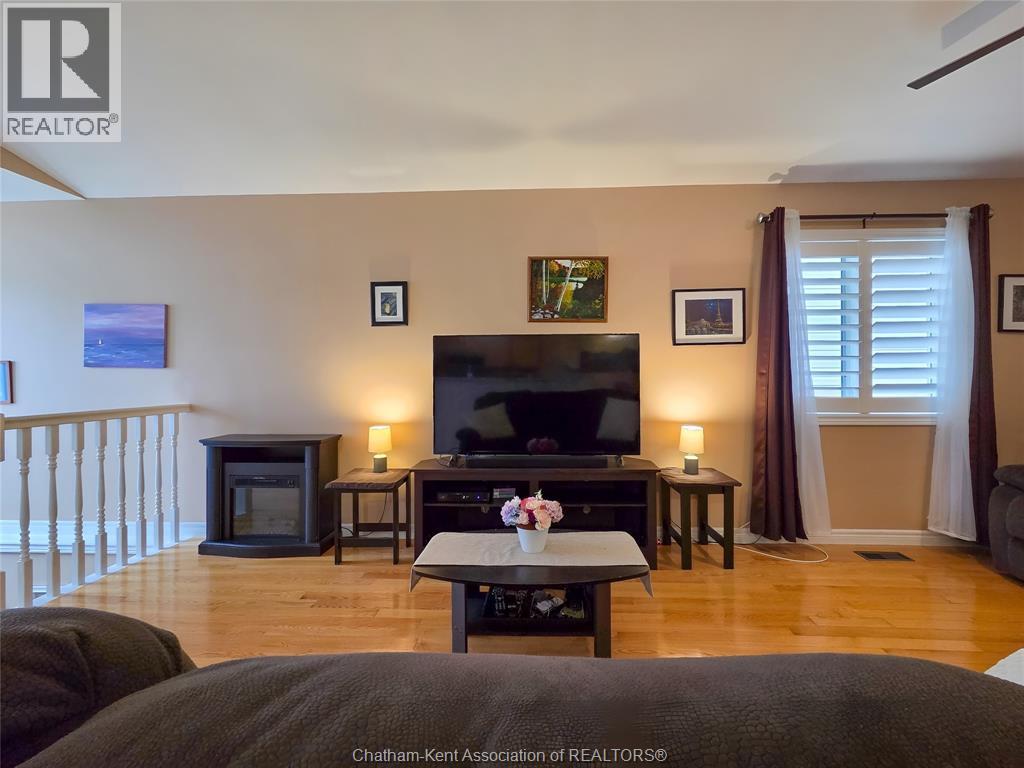 10 Villa Court, Chatham, Ontario  N7L 5P5 - Photo 5 - 26002562