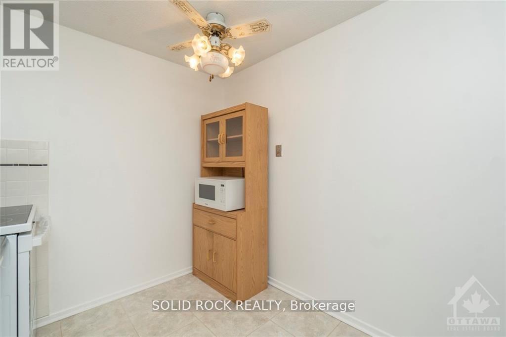 309 - 415 Greenview Avenue, Ottawa, Ontario  K2B 8G5 - Photo 12 - X12857856