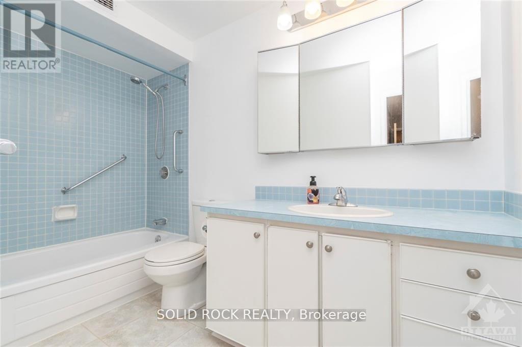 309 - 415 Greenview Avenue, Ottawa, Ontario  K2B 8G5 - Photo 13 - X12857856