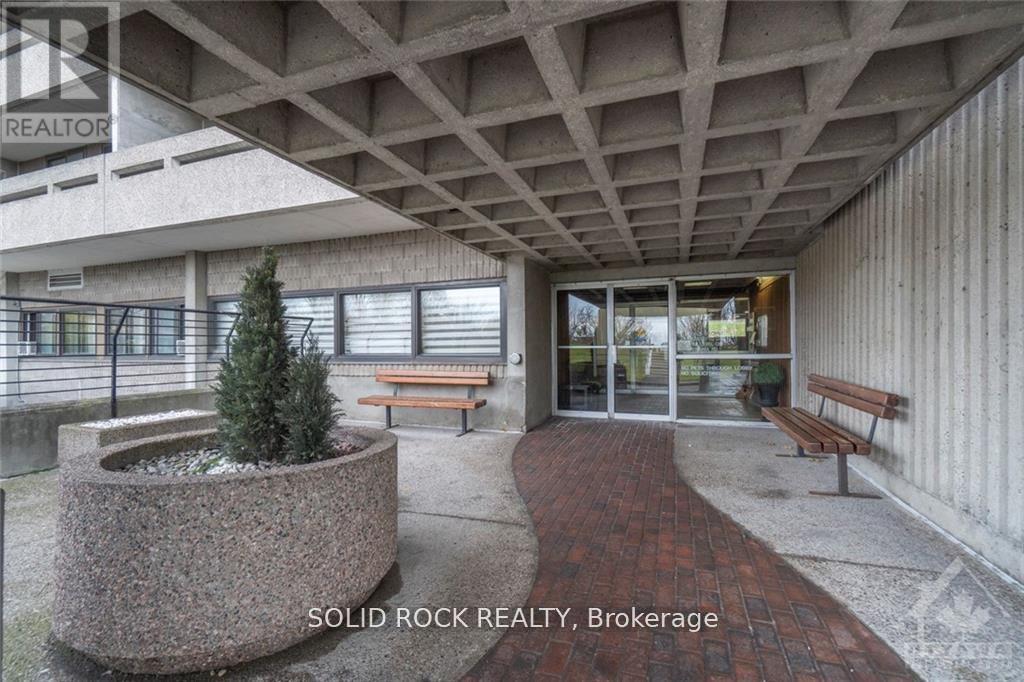309 - 415 Greenview Avenue, Ottawa, Ontario  K2B 8G5 - Photo 3 - X12857856