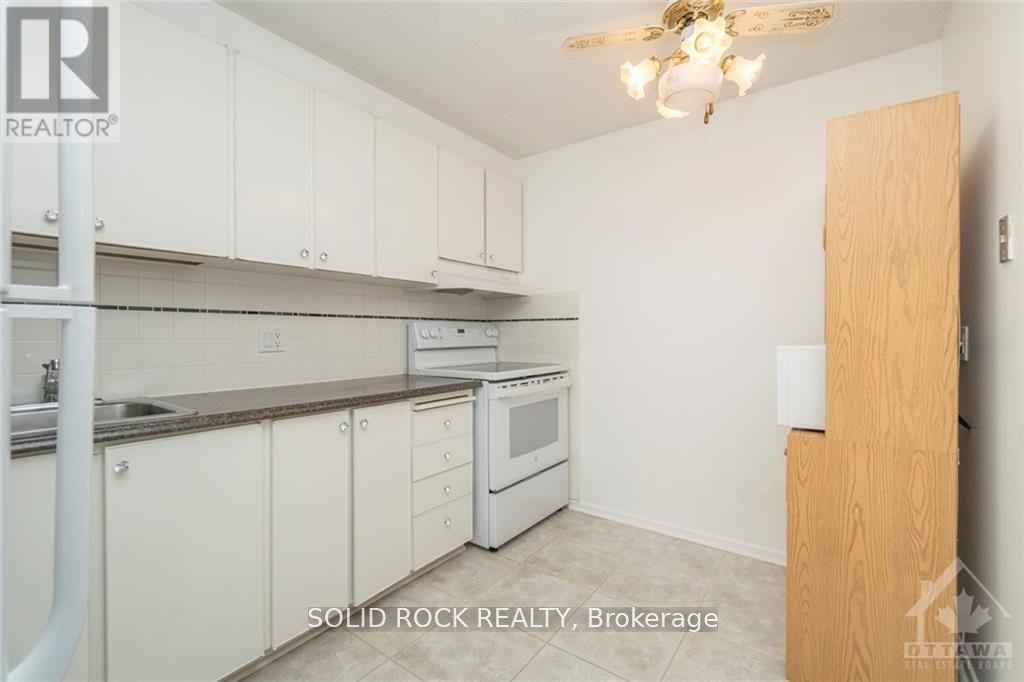 309 - 415 Greenview Avenue, Ottawa, Ontario  K2B 8G5 - Photo 9 - X12857856