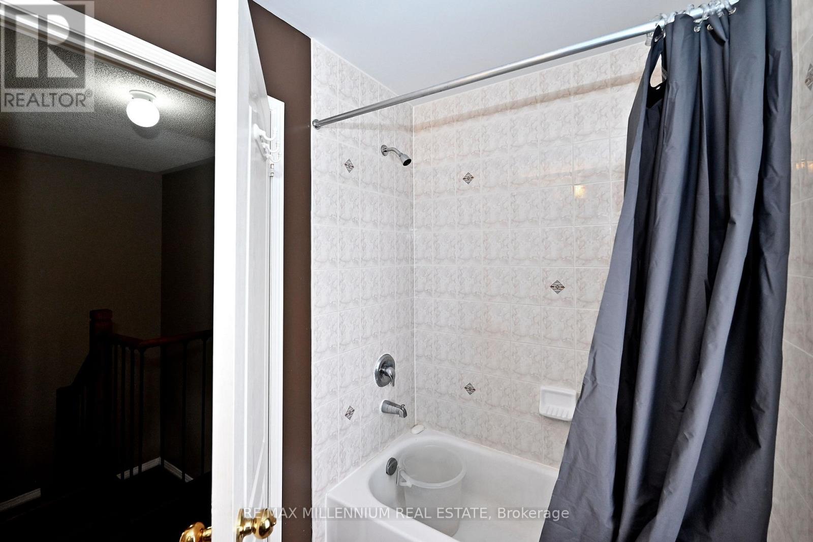 21 Hesketh Road, Ajax, Ontario  L1Z 0K6 - Photo 20 - E12857292