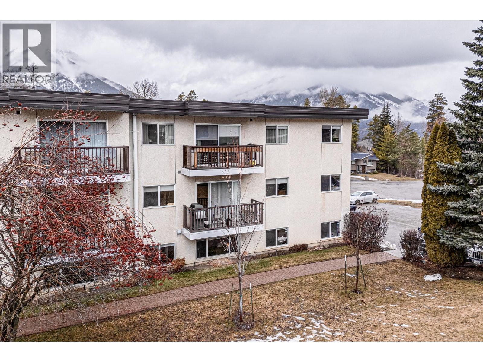 40 Ridgemont Avenue Unit# 102, Fernie, British Columbia  V0B 1M2 - Photo 1 - 10378235