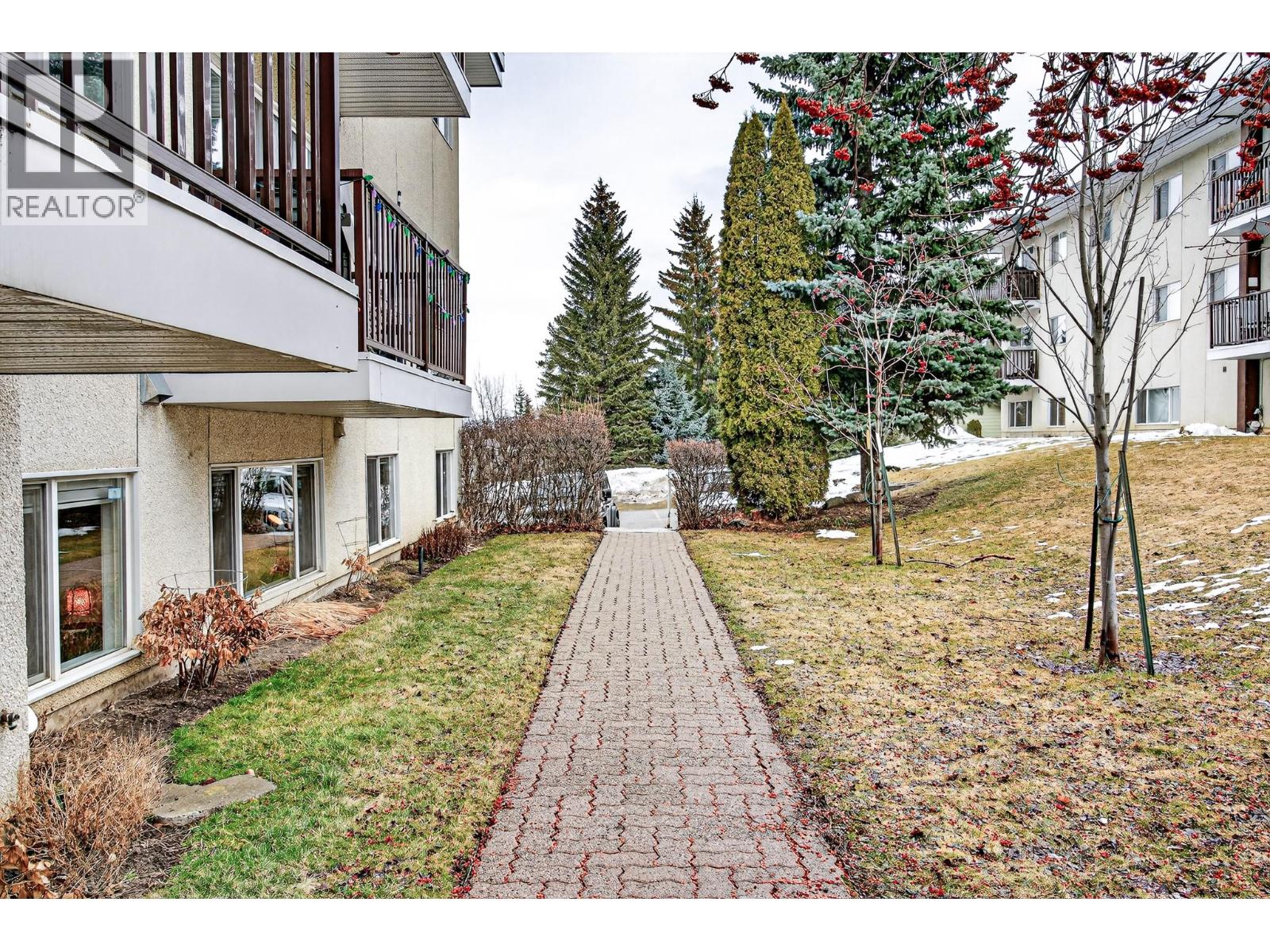 40 Ridgemont Avenue Unit# 102, Fernie, British Columbia  V0B 1M2 - Photo 2 - 10378235