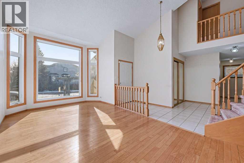 82 Wood Valley Drive Sw, Calgary, Alberta  T2W 5V6 - Photo 8 - A2290576