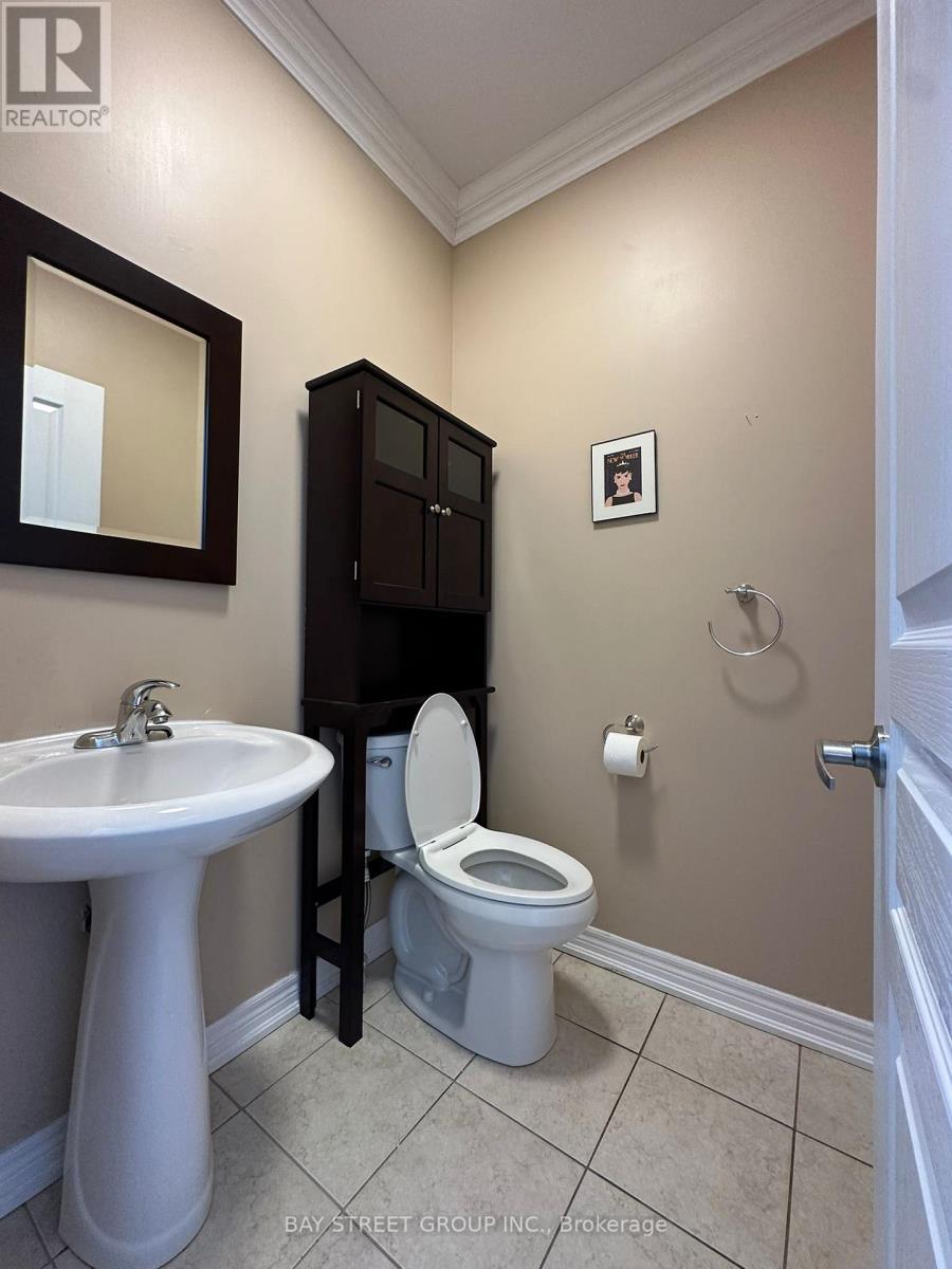 1 Thistle Avenue, Richmond Hill (Jefferson), Ontario  L4E 0B6 - Photo 25 - N12857884