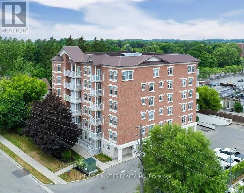 201 - 35 HUNT AVENUE, Richmond Hill, Ontario