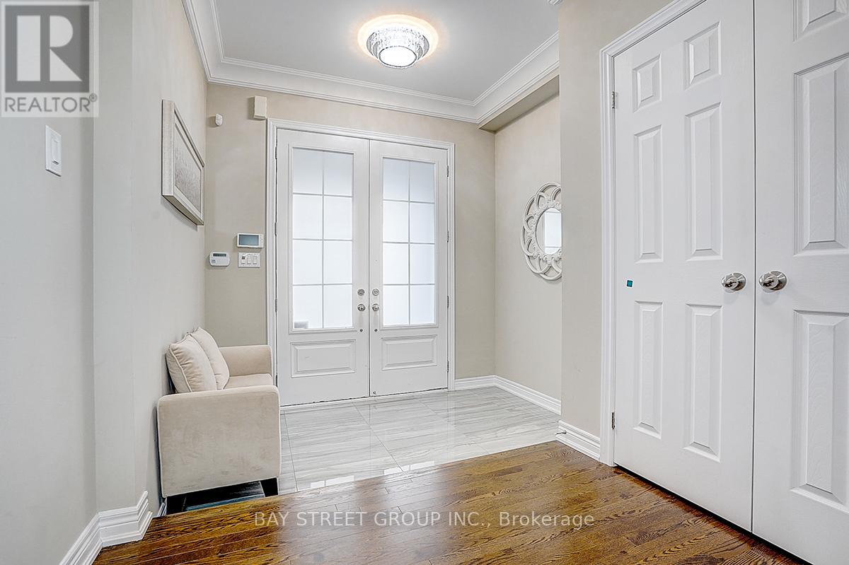 699 Baker Hill Boulevard, Whitchurch-Stouffville, Ontario  L4A 1Y8 - Photo 2 - N12857912