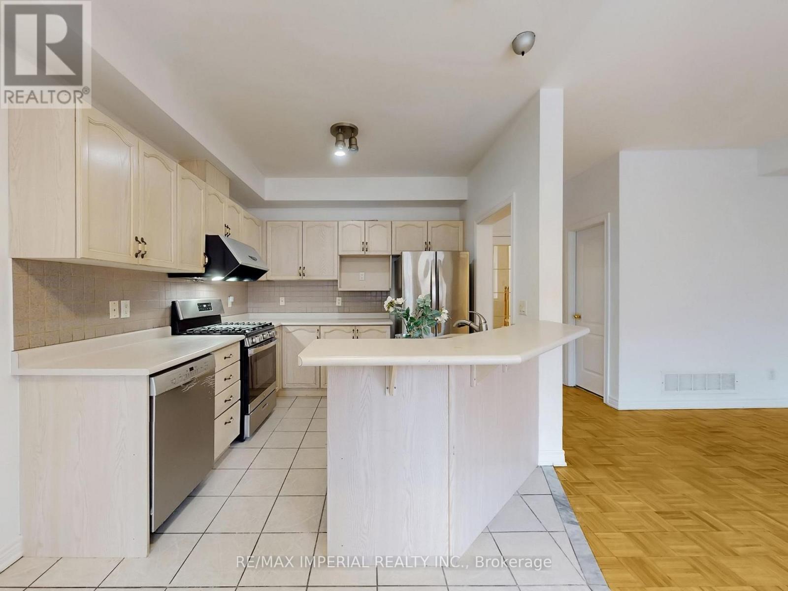 30 Catalina Crescent, Richmond Hill (Rouge Woods), Ontario  L4S 2H7 - Photo 12 - N12857922