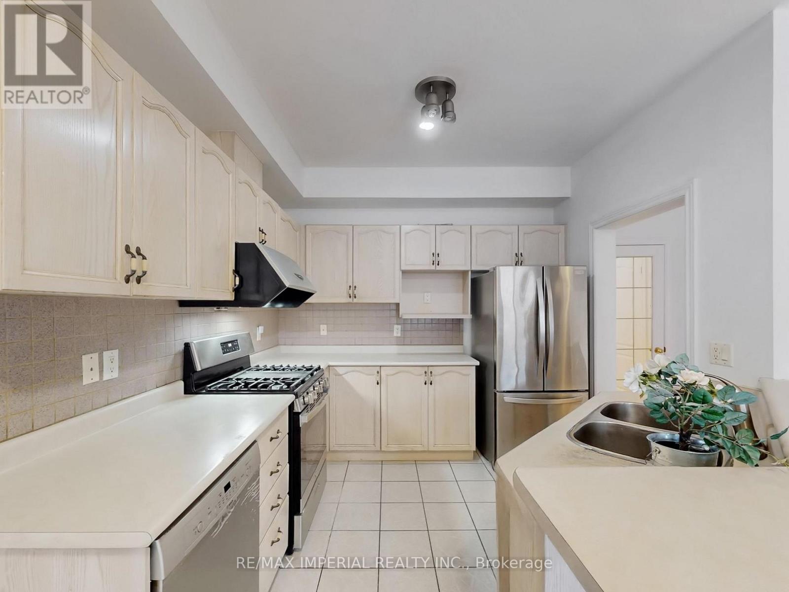 30 Catalina Crescent, Richmond Hill (Rouge Woods), Ontario  L4S 2H7 - Photo 15 - N12857922