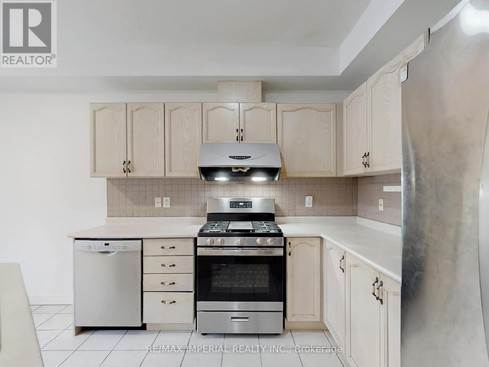 30 Catalina Crescent, Richmond Hill (Rouge Woods), Ontario  L4S 2H7 - Photo 16 - N12857922