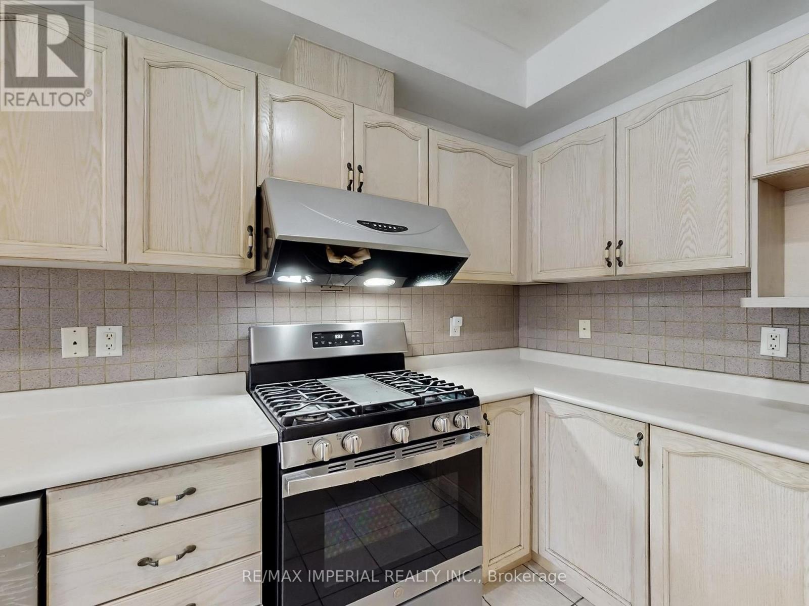 30 Catalina Crescent, Richmond Hill (Rouge Woods), Ontario  L4S 2H7 - Photo 17 - N12857922