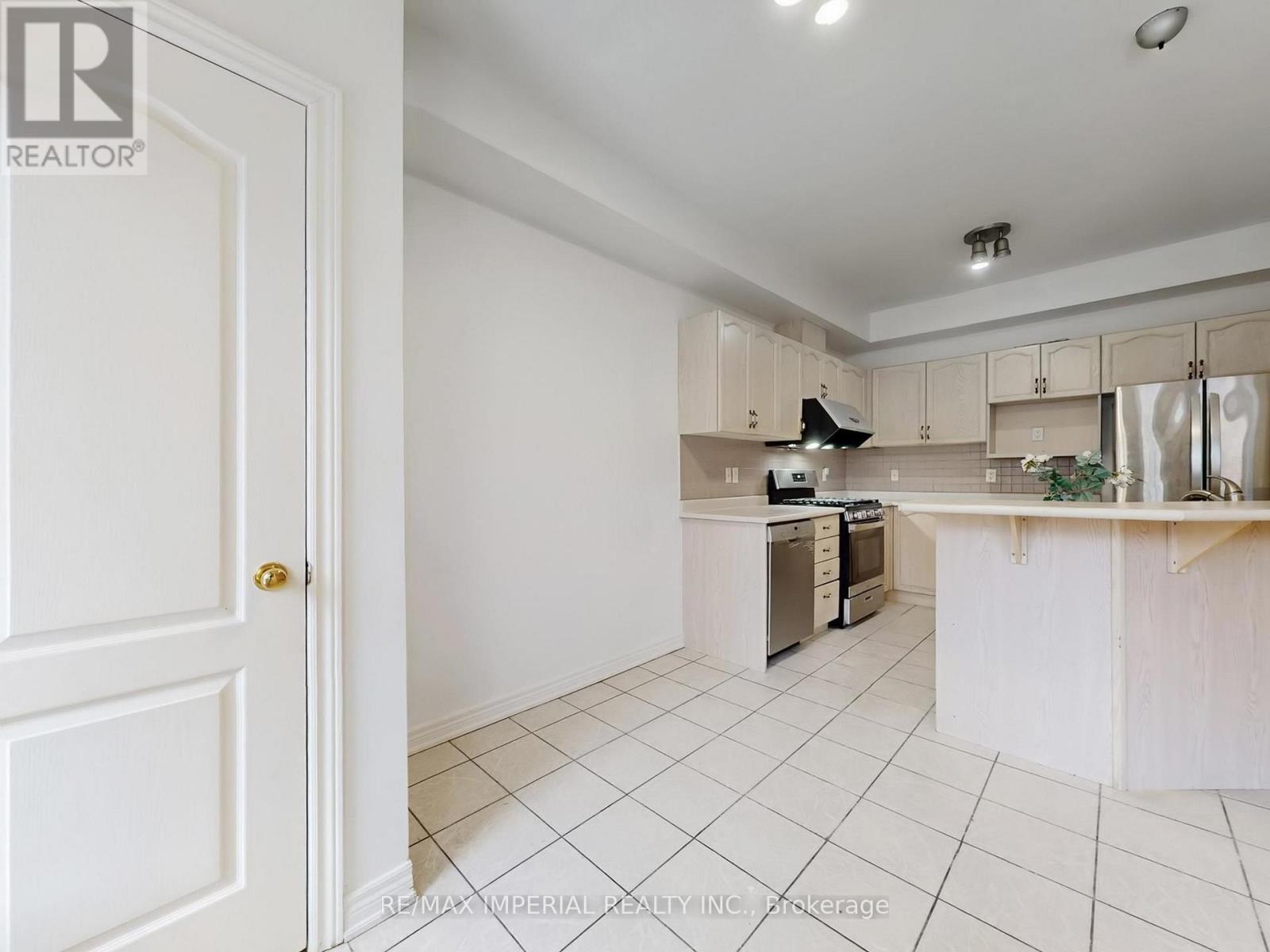 30 Catalina Crescent, Richmond Hill (Rouge Woods), Ontario  L4S 2H7 - Photo 19 - N12857922