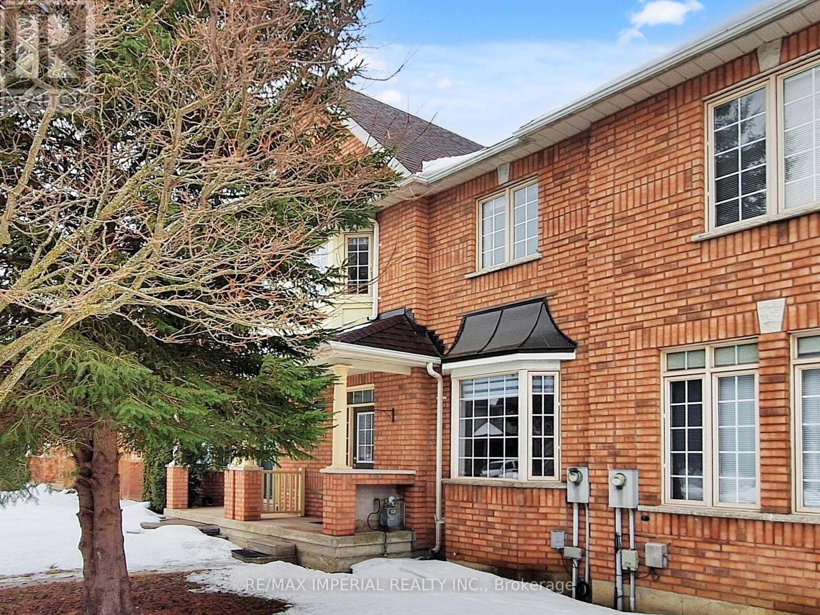 30 Catalina Crescent, Richmond Hill (Rouge Woods), Ontario  L4S 2H7 - Photo 2 - N12857922