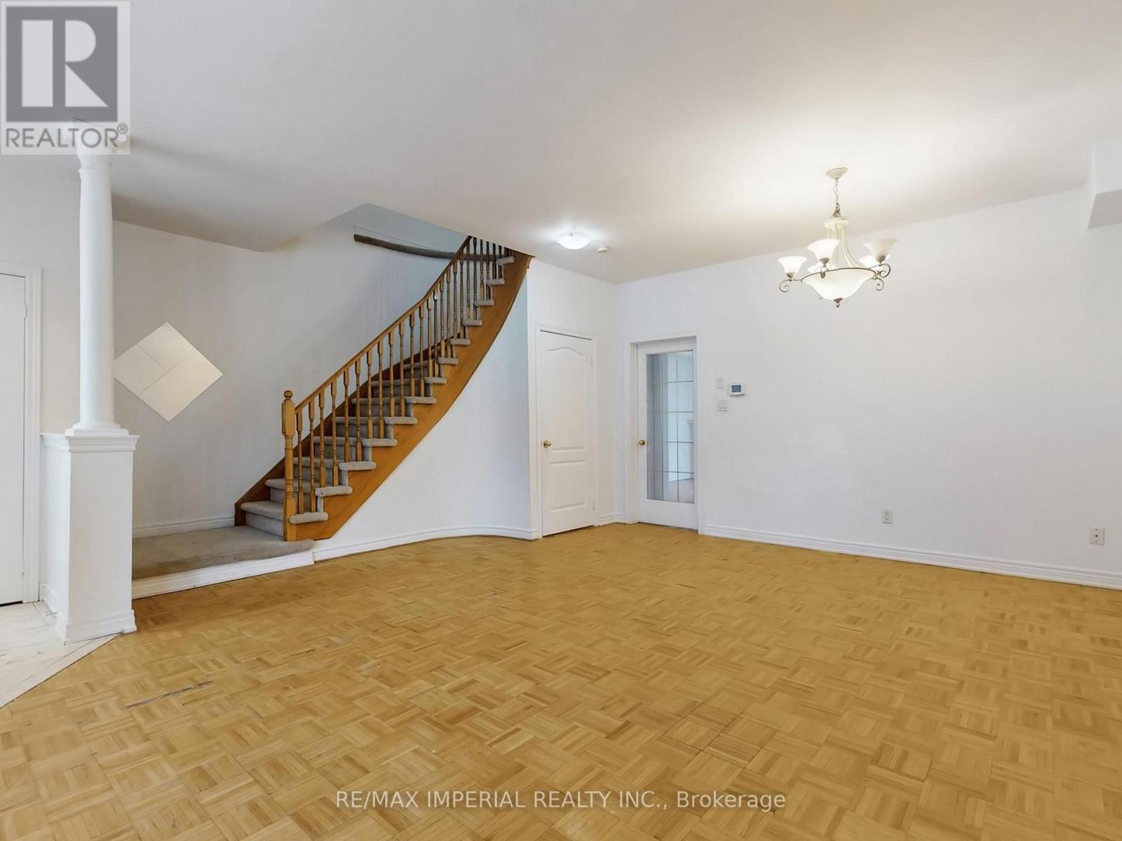 30 Catalina Crescent, Richmond Hill (Rouge Woods), Ontario  L4S 2H7 - Photo 8 - N12857922