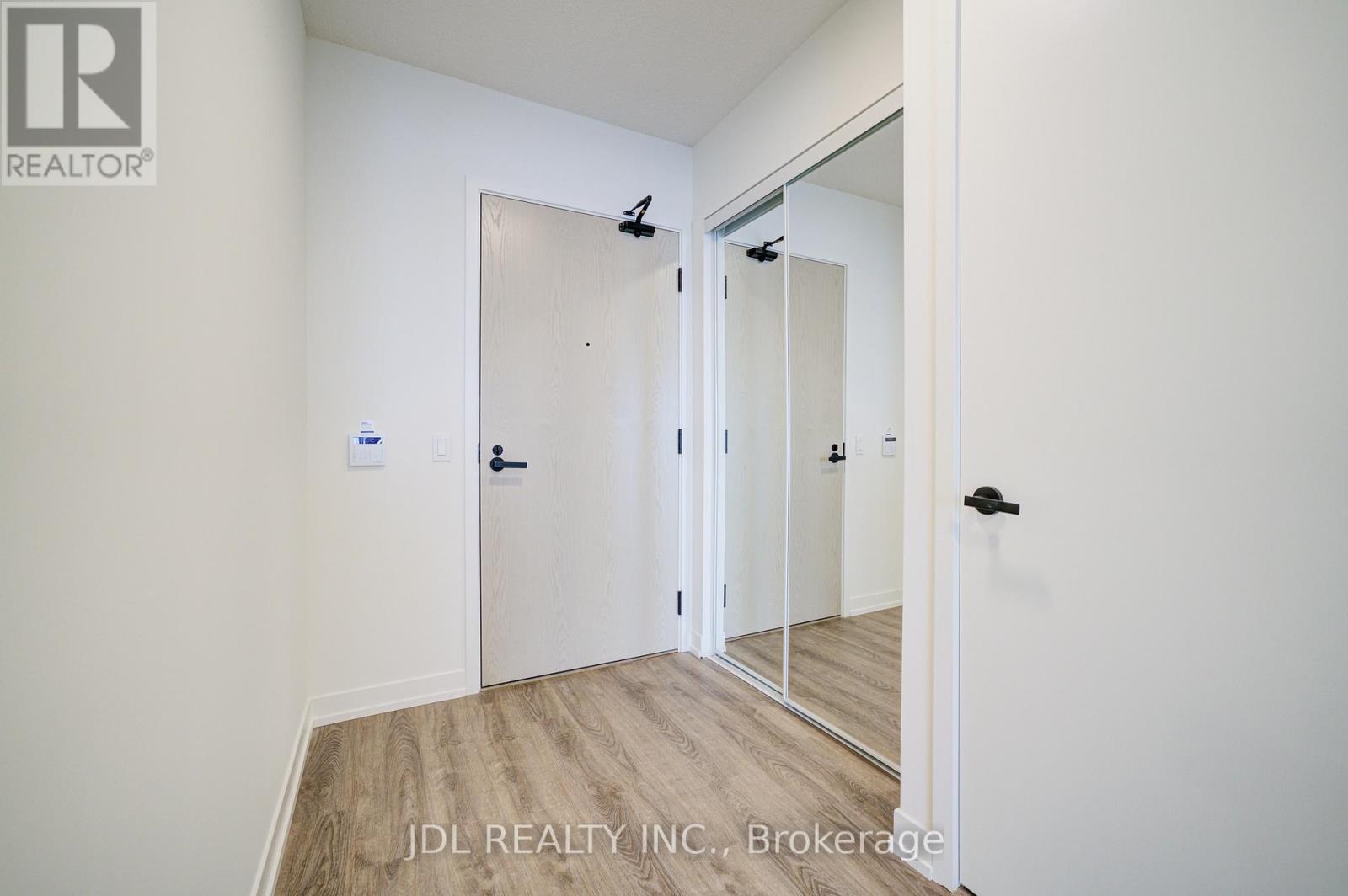 195 Commerce Street, Vaughan (Vaughan Corporate Centre), Ontario  L4K 0P9 - Photo 3 - N12857948