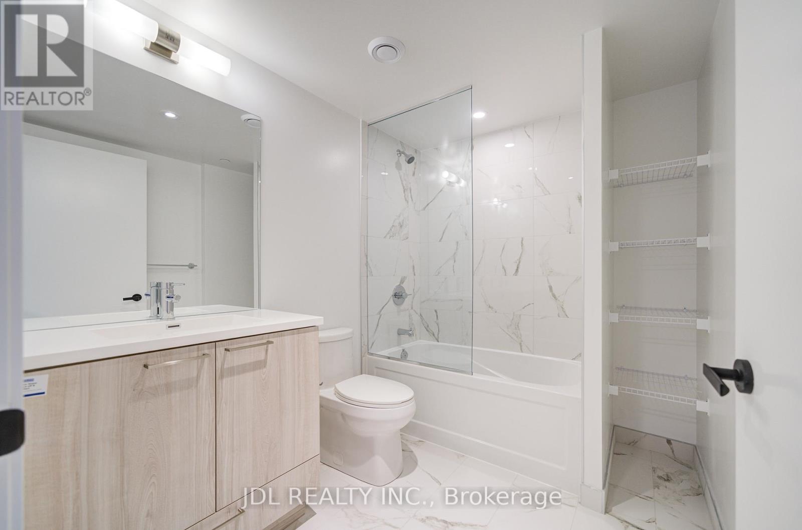 195 Commerce Street, Vaughan (Vaughan Corporate Centre), Ontario  L4K 0P9 - Photo 5 - N12857948