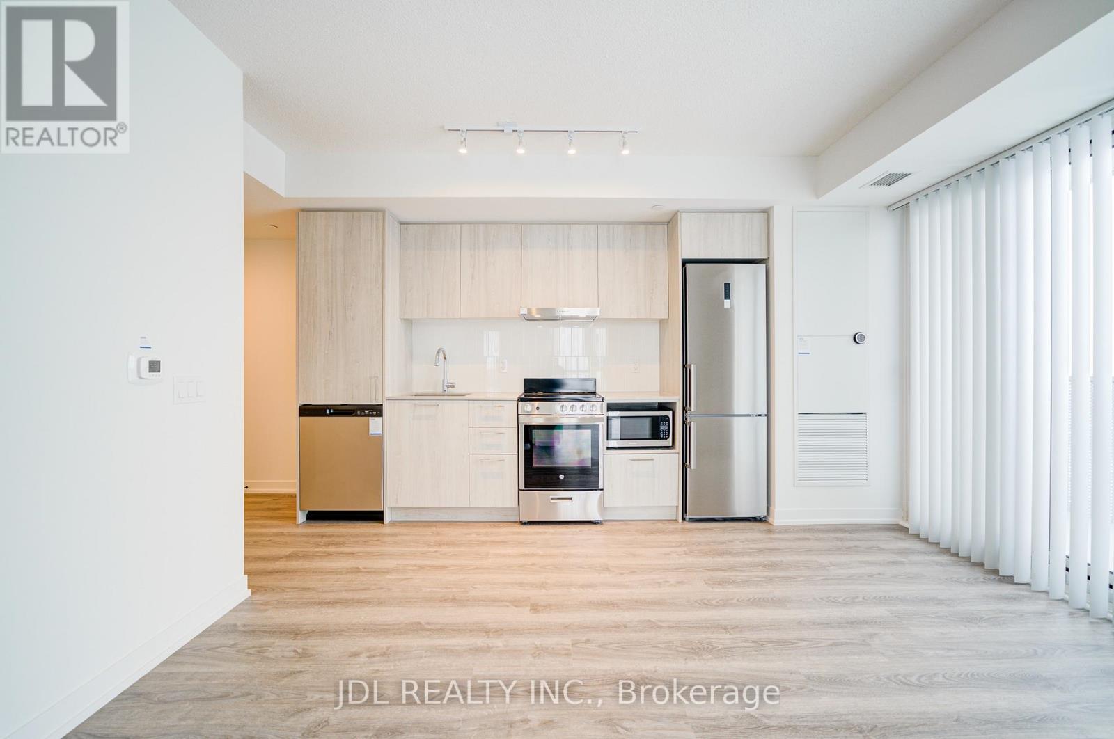 195 Commerce Street, Vaughan (Vaughan Corporate Centre), Ontario  L4K 0P9 - Photo 6 - N12857948