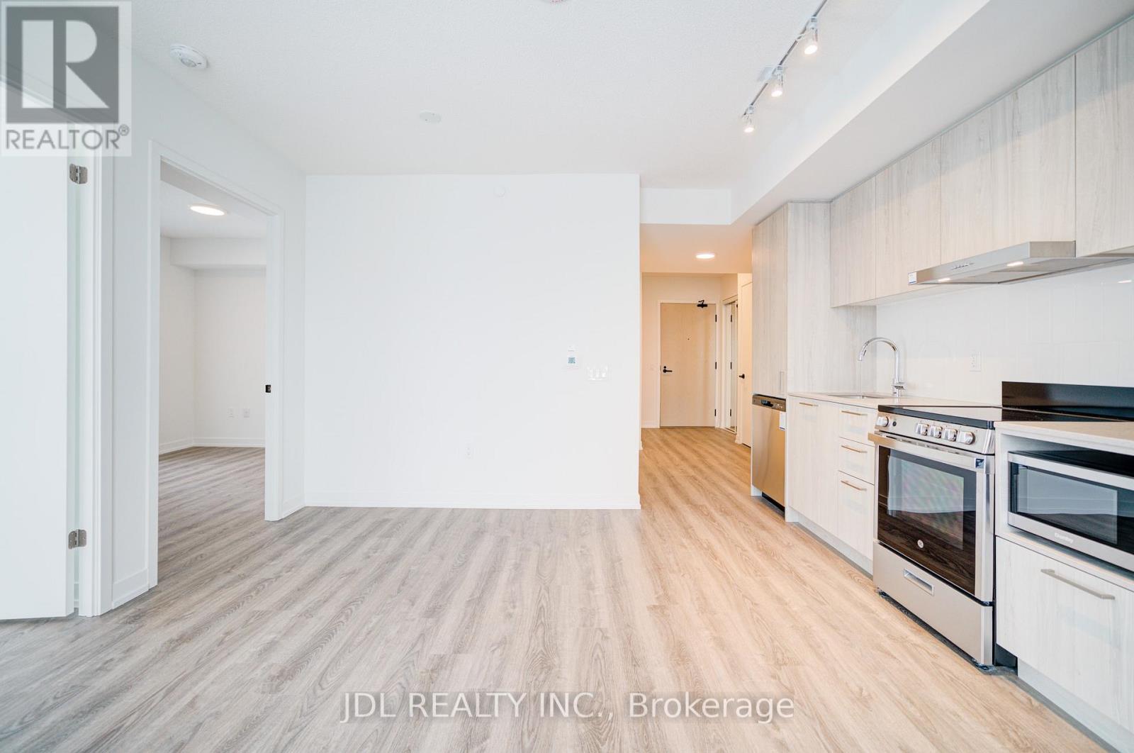 195 Commerce Street, Vaughan (Vaughan Corporate Centre), Ontario  L4K 0P9 - Photo 7 - N12857948