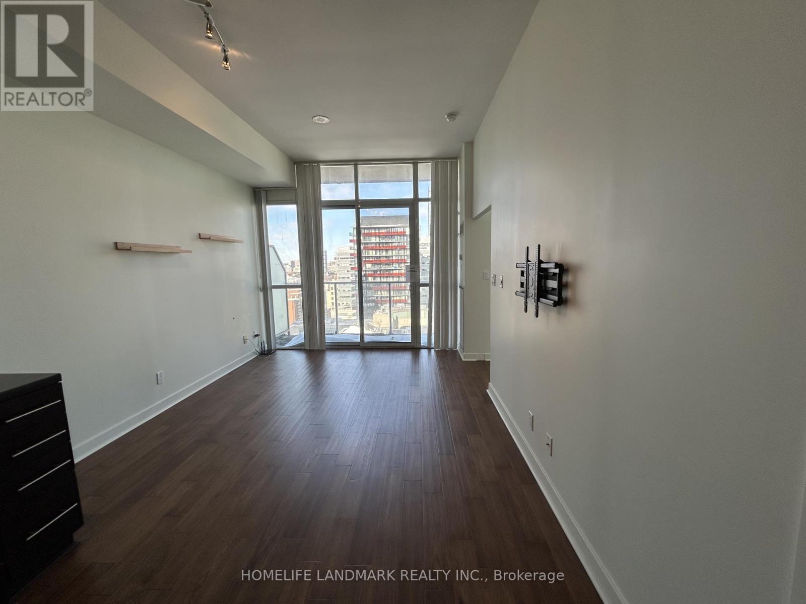 2206 - 126 Simcoe Street, Toronto, Ontario  M5H 4E6 - Photo 4 - C12823054