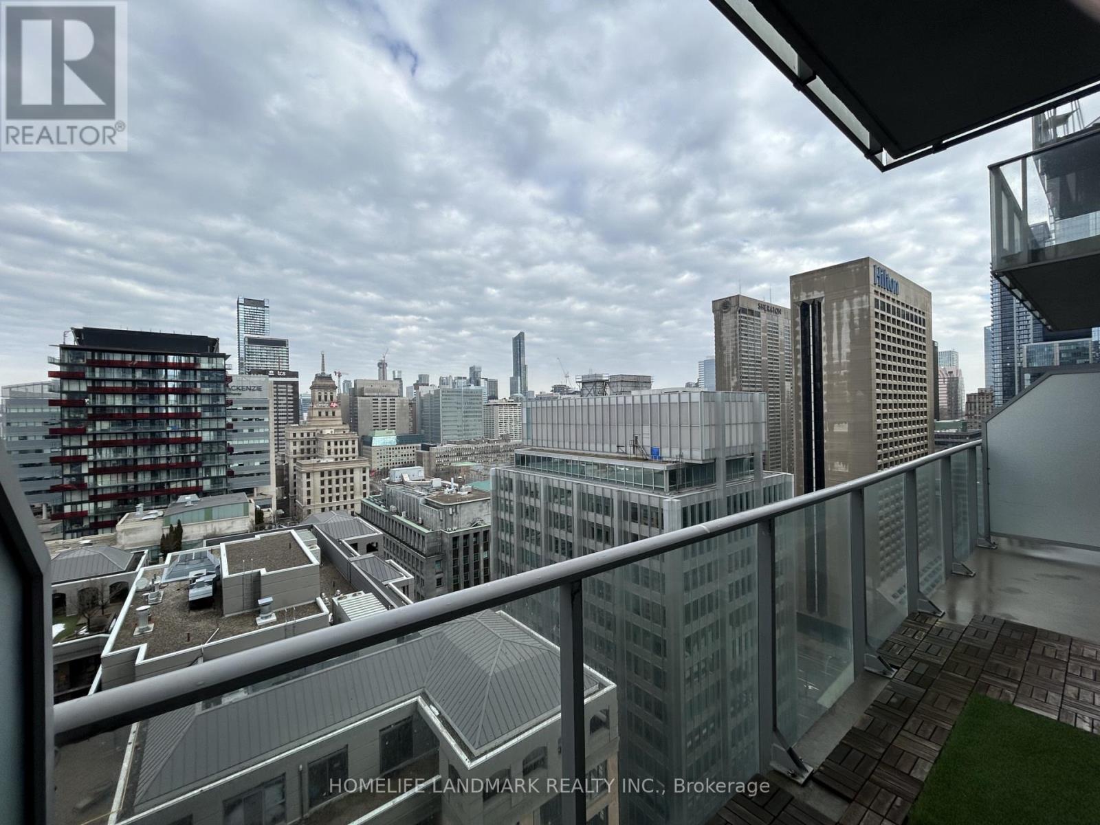 2206 - 126 Simcoe Street, Toronto, Ontario  M5H 4E6 - Photo 2 - C12823054