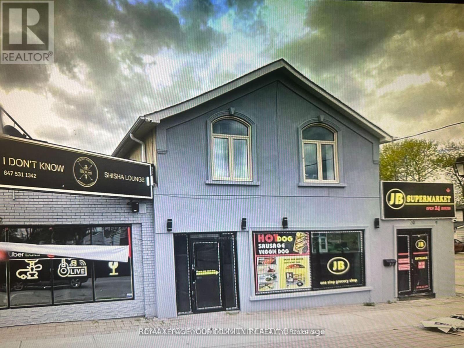 30-32 Main Street S, Newmarket, Ontario  L3Y 3Y3 - Photo 4 - N12856412