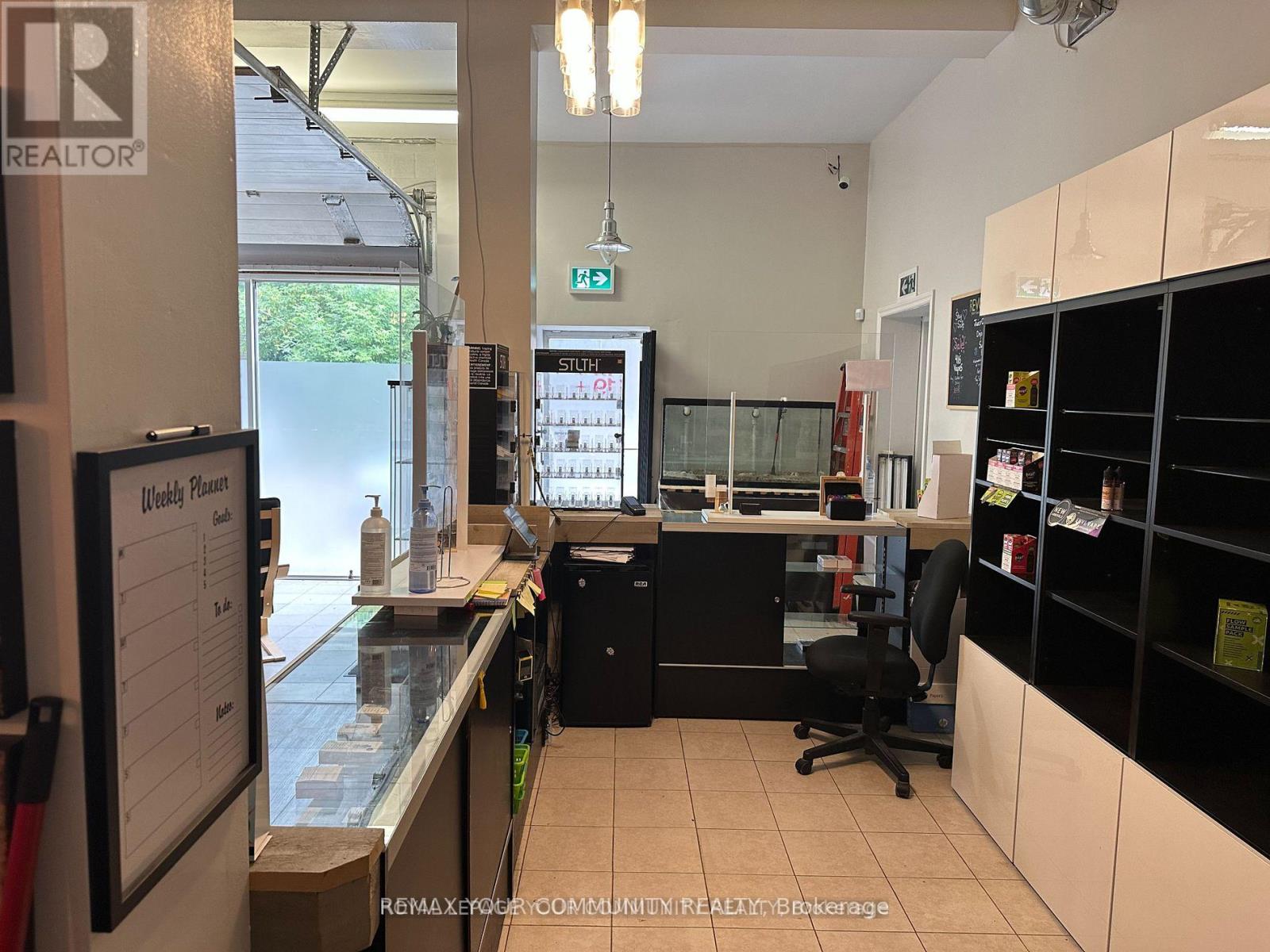 30-32 Main Street S, Newmarket, Ontario  L3Y 3Y3 - Photo 10 - N12856412