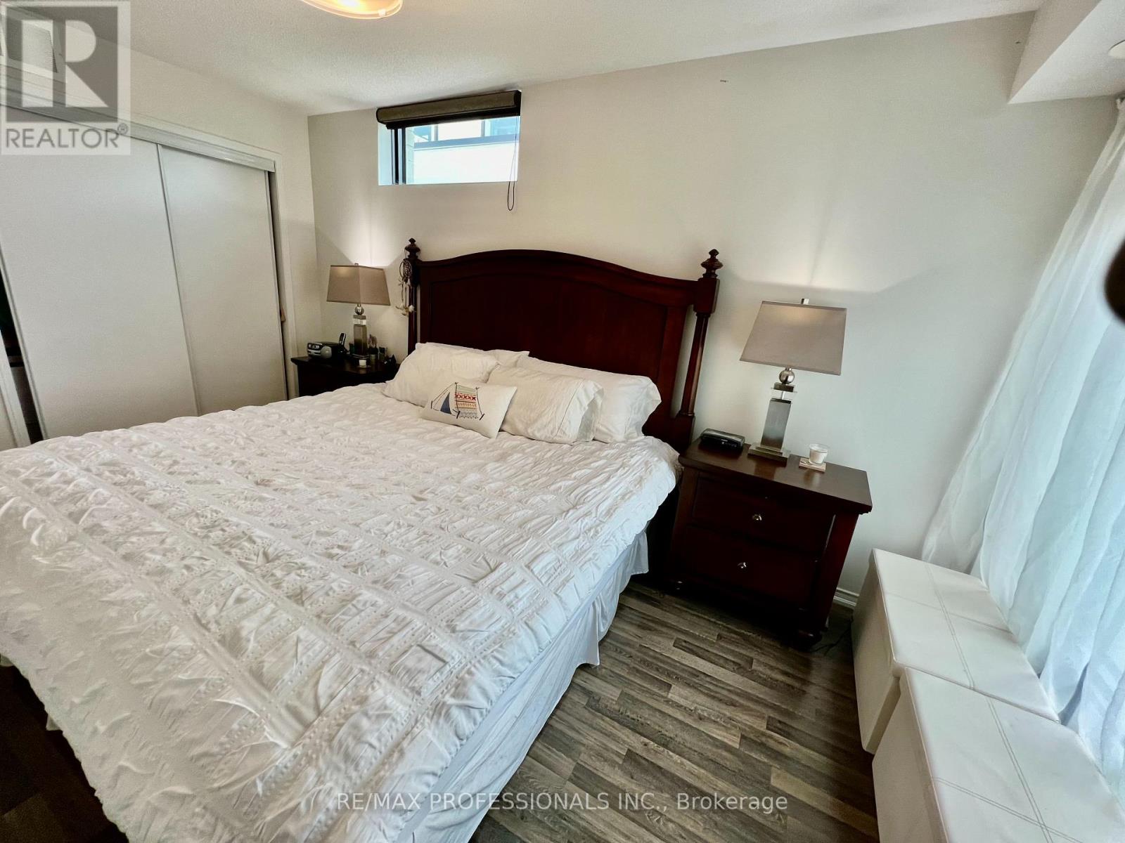 134 Widdicombe Hill, Toronto, Ontario  M9R 0A9 - Photo 10 - W12857920