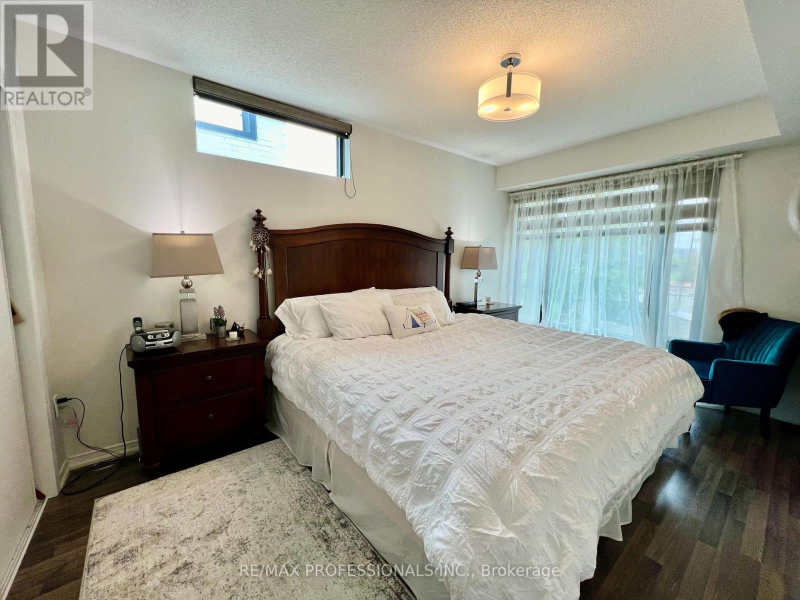 134 Widdicombe Hill, Toronto, Ontario  M9R 0A9 - Photo 11 - W12857920