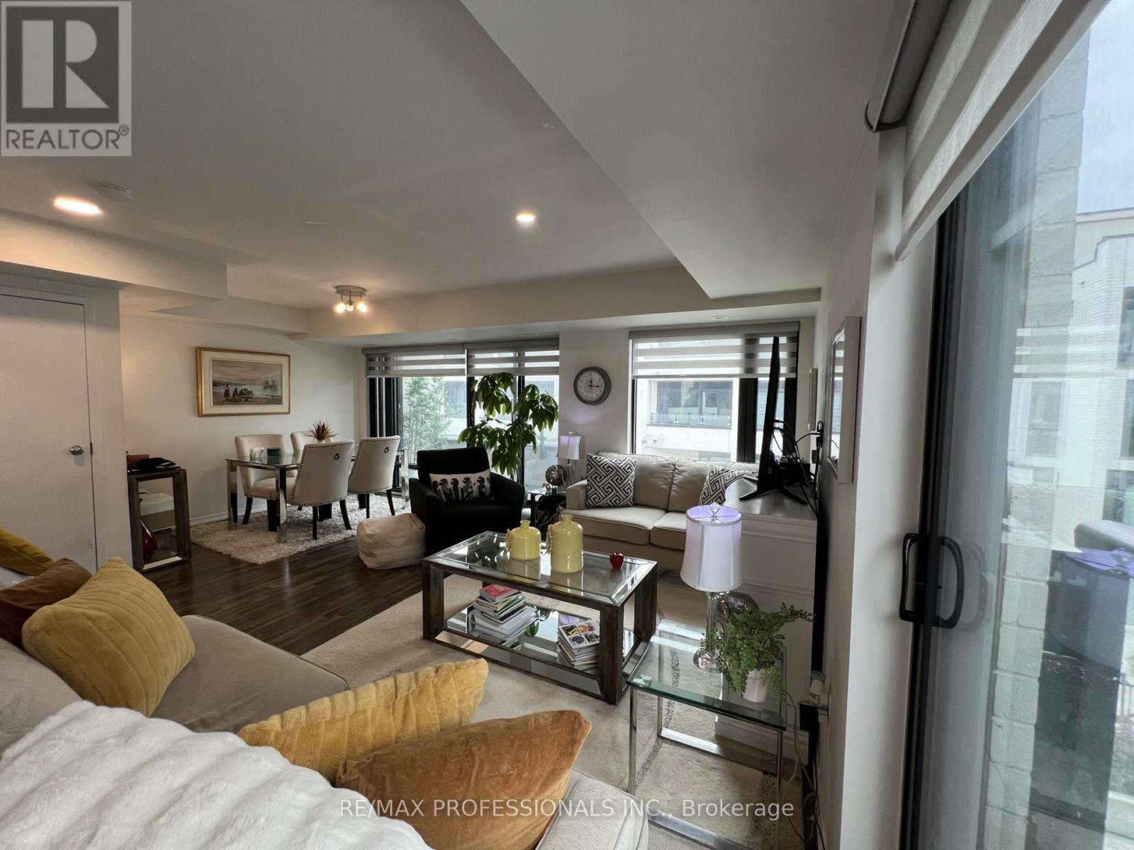 134 Widdicombe Hill, Toronto, Ontario  M9R 0A9 - Photo 2 - W12857920