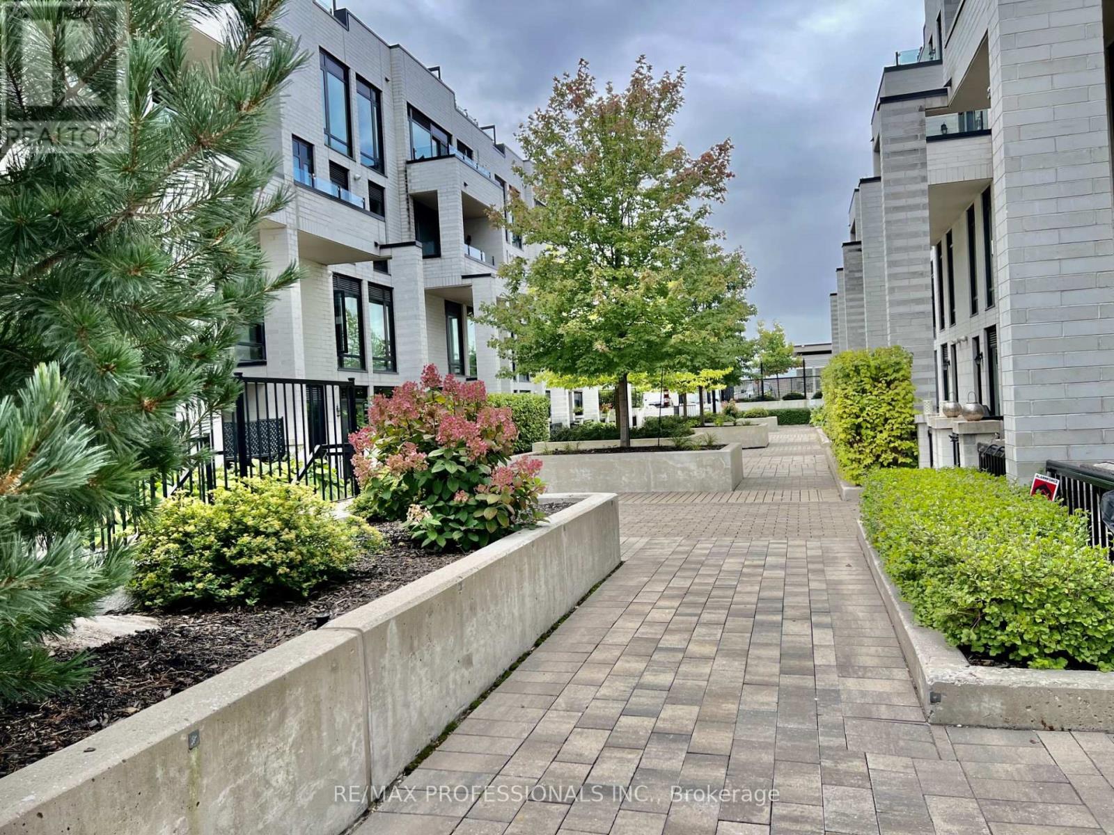 134 Widdicombe Hill, Toronto, Ontario  M9R 0A9 - Photo 22 - W12857920