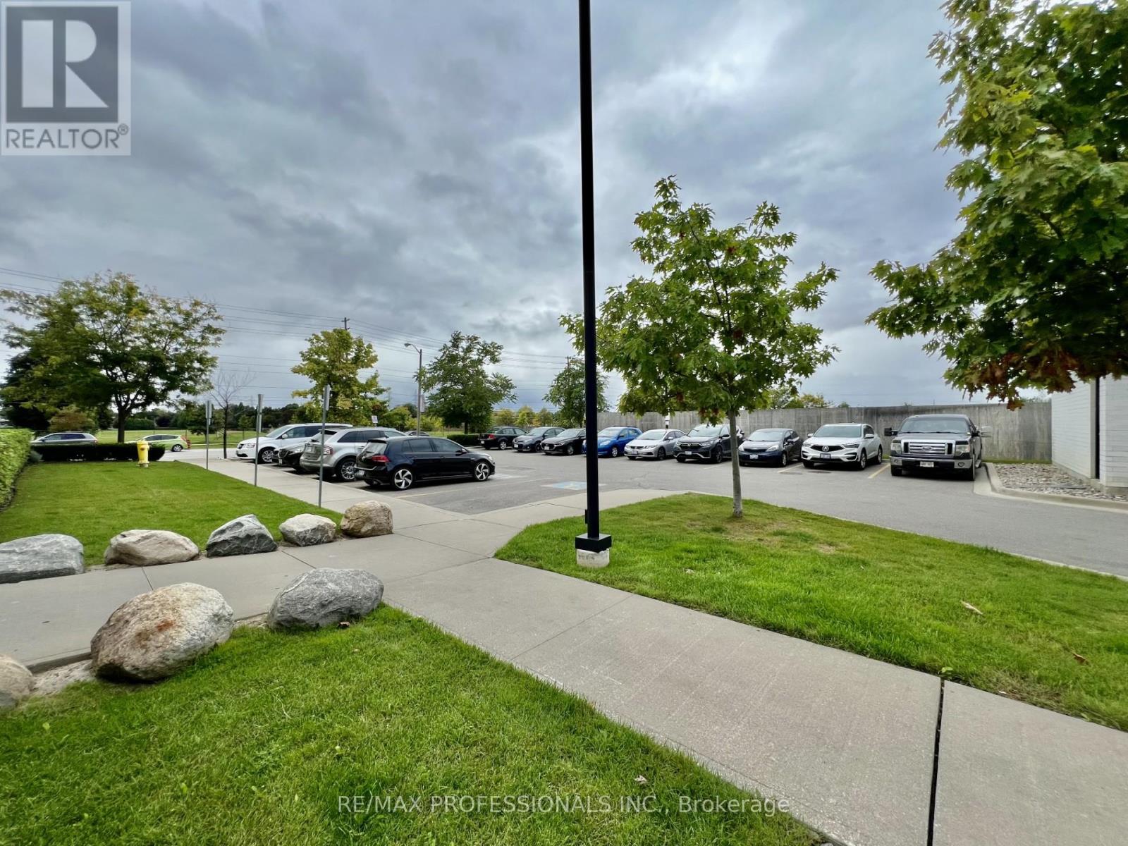 134 Widdicombe Hill, Toronto, Ontario  M9R 0A9 - Photo 23 - W12857920