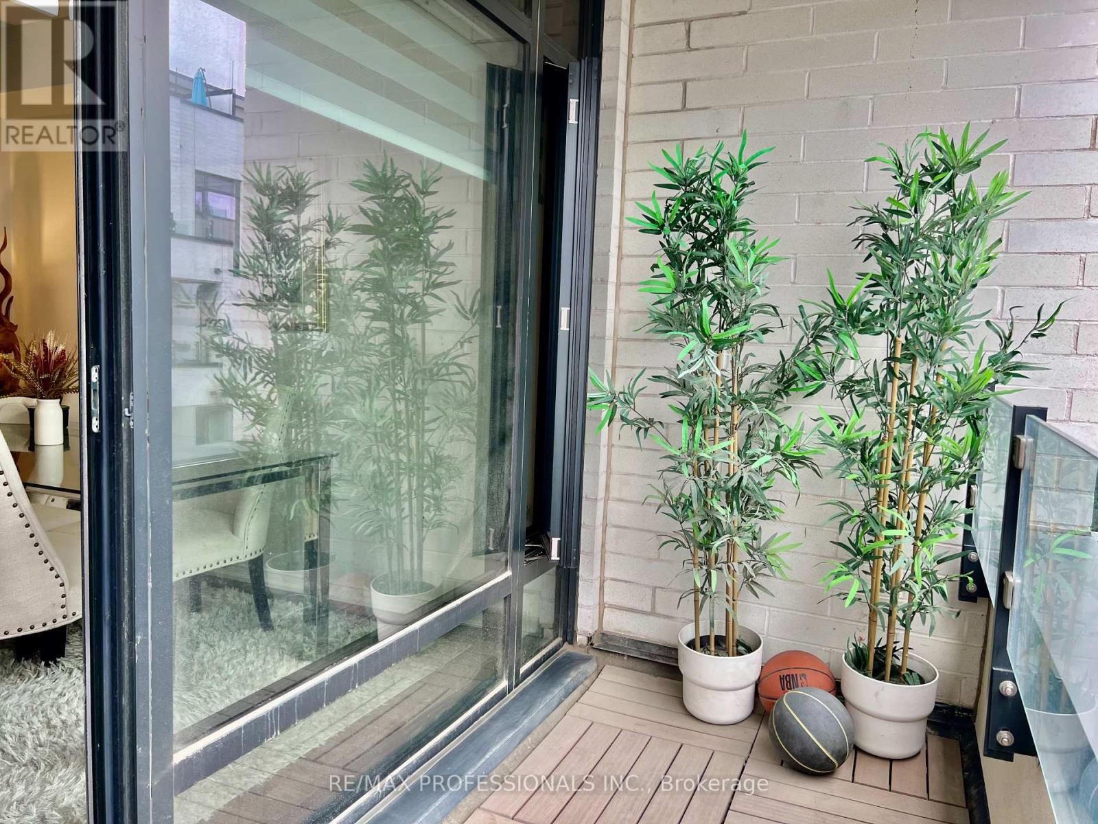 134 Widdicombe Hill, Toronto, Ontario  M9R 0A9 - Photo 27 - W12857920