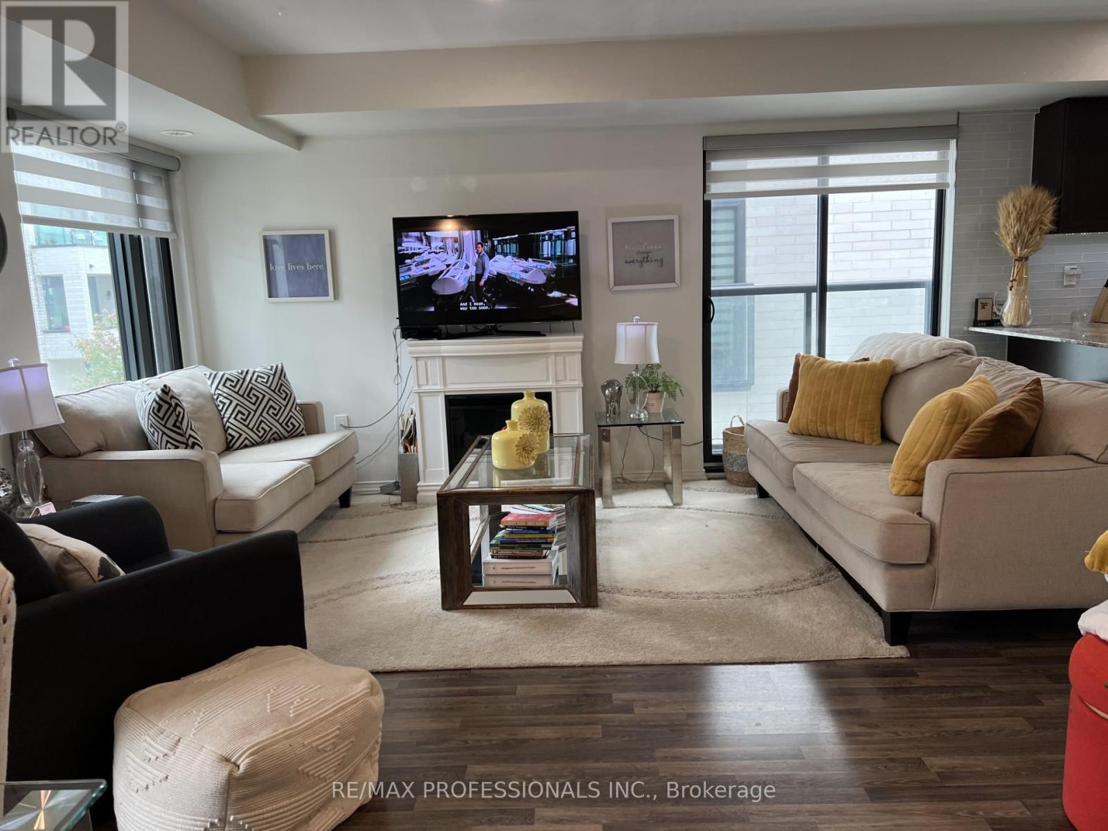 134 Widdicombe Hill, Toronto, Ontario  M9R 0A9 - Photo 3 - W12857920