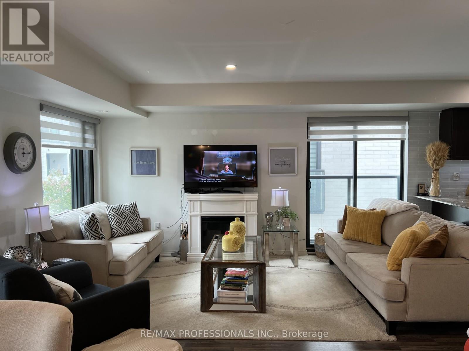 134 Widdicombe Hill, Toronto, Ontario  M9R 0A9 - Photo 4 - W12857920