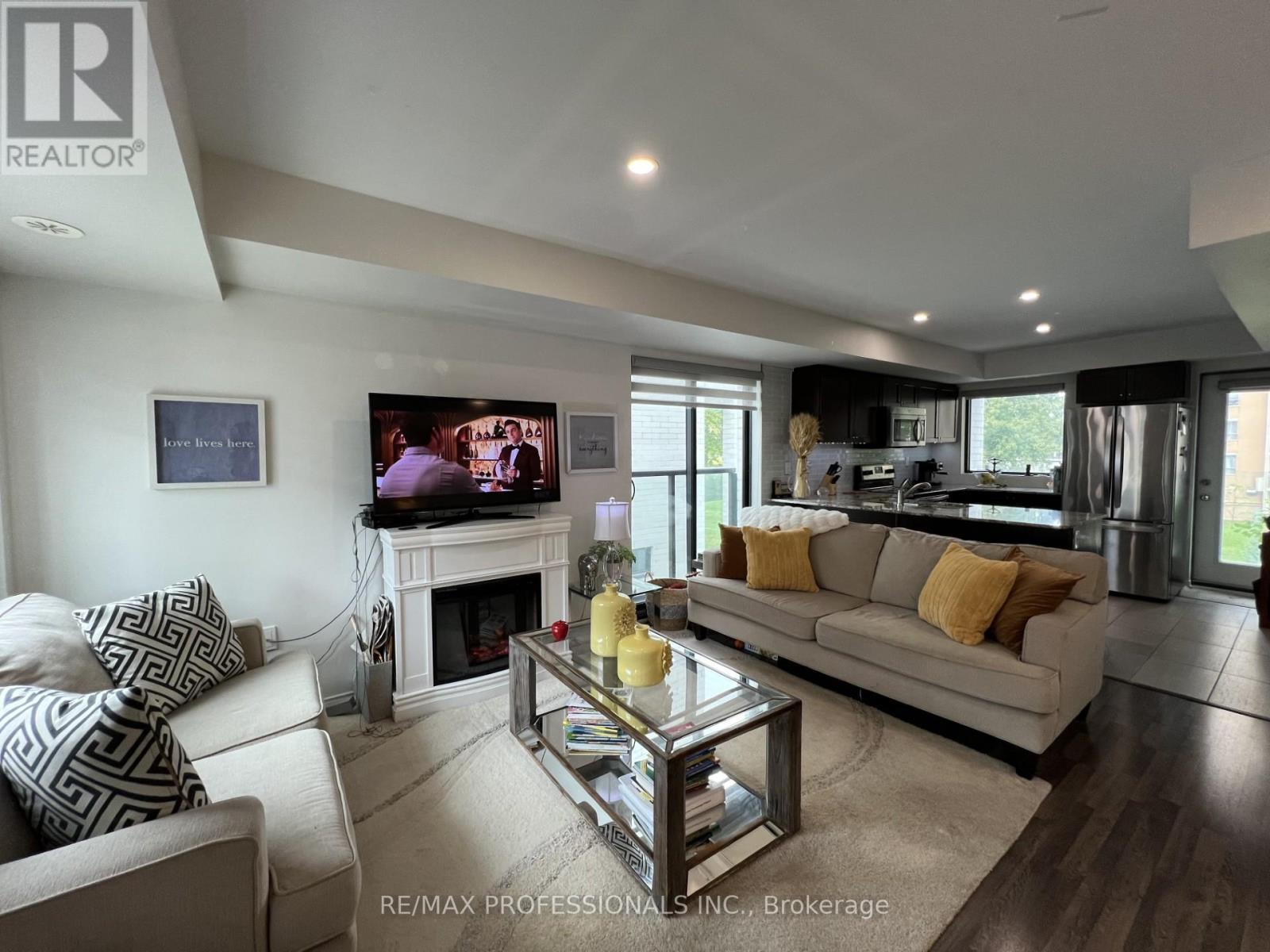 134 Widdicombe Hill, Toronto, Ontario  M9R 0A9 - Photo 6 - W12857920