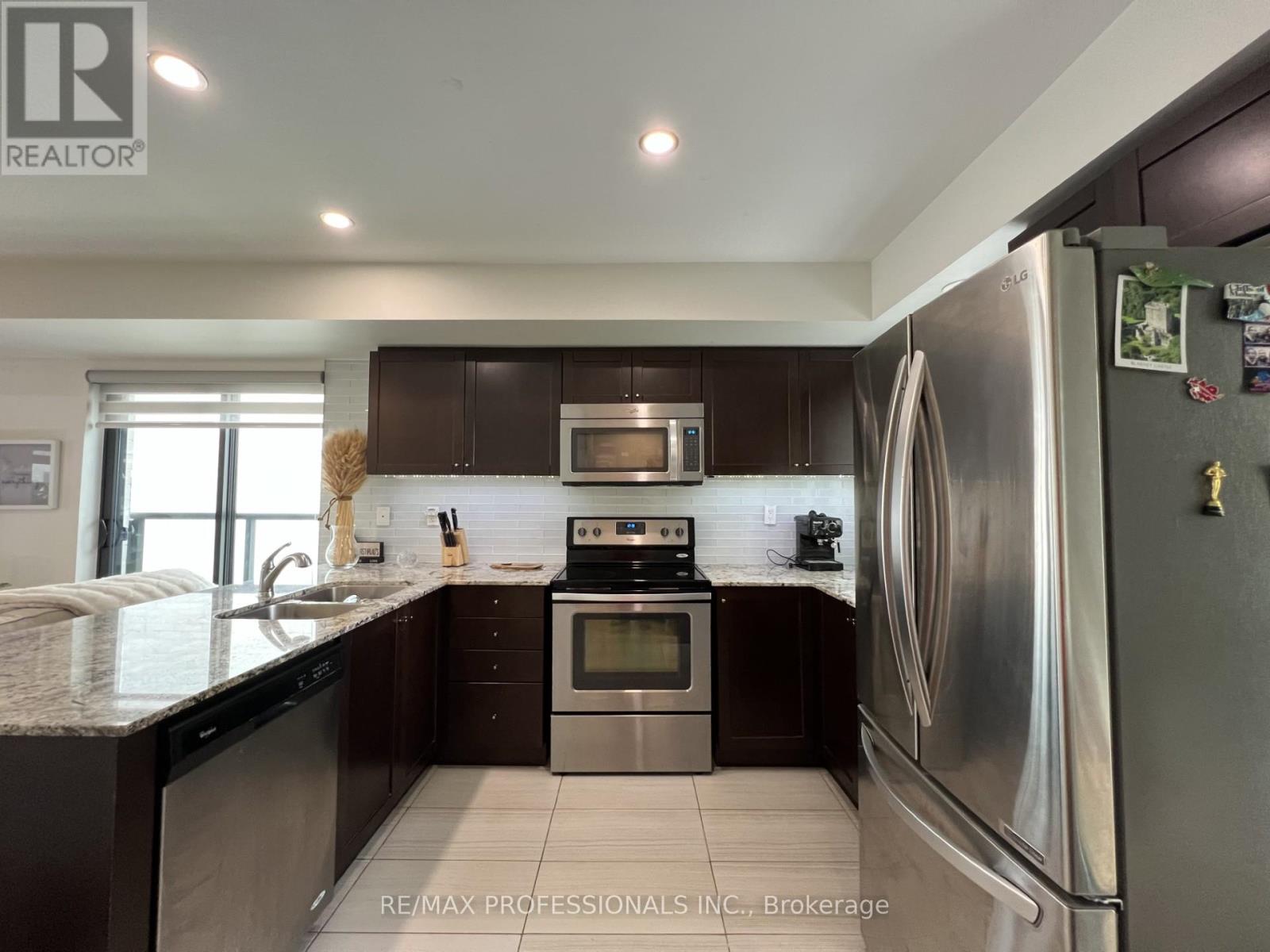 134 Widdicombe Hill, Toronto, Ontario  M9R 0A9 - Photo 9 - W12857920
