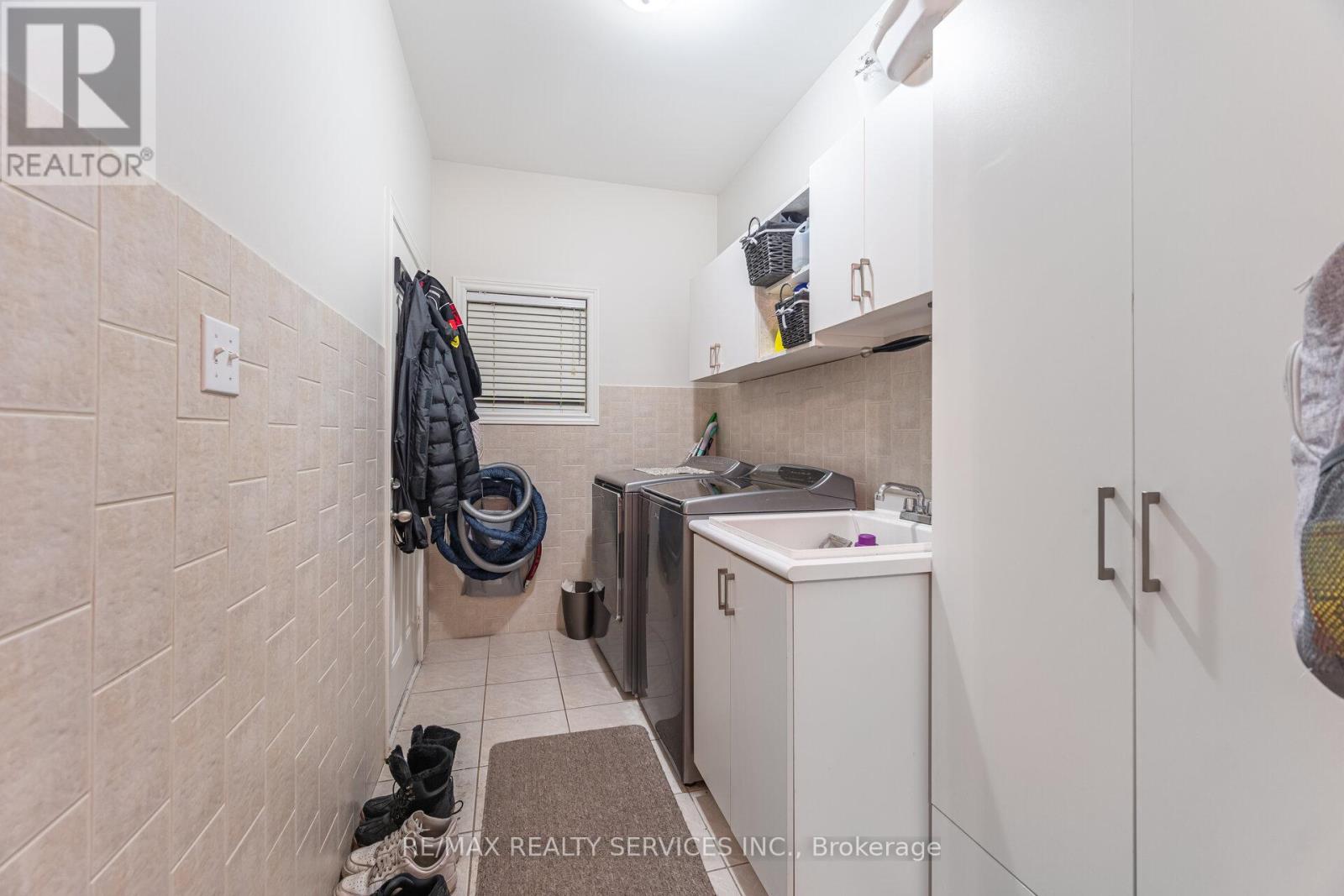 13 Emily Carr Crescent, Caledon, Ontario  L7E 2L1 - Photo 14 - W12857928