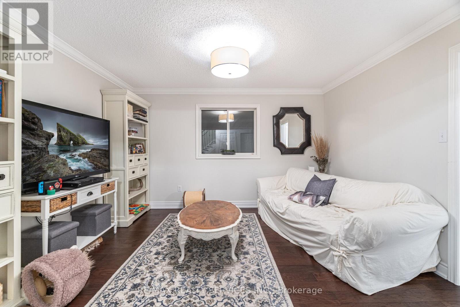 13 Emily Carr Crescent, Caledon, Ontario  L7E 2L1 - Photo 3 - W12857928