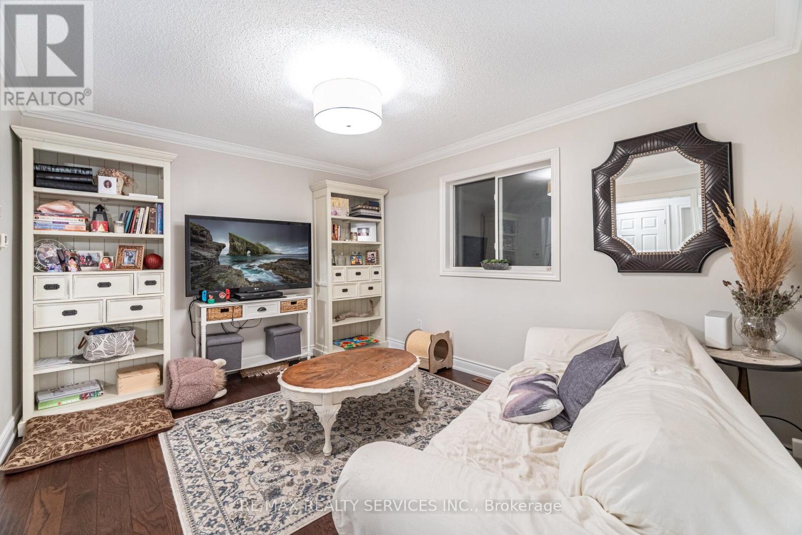 13 Emily Carr Crescent, Caledon, Ontario  L7E 2L1 - Photo 4 - W12857928