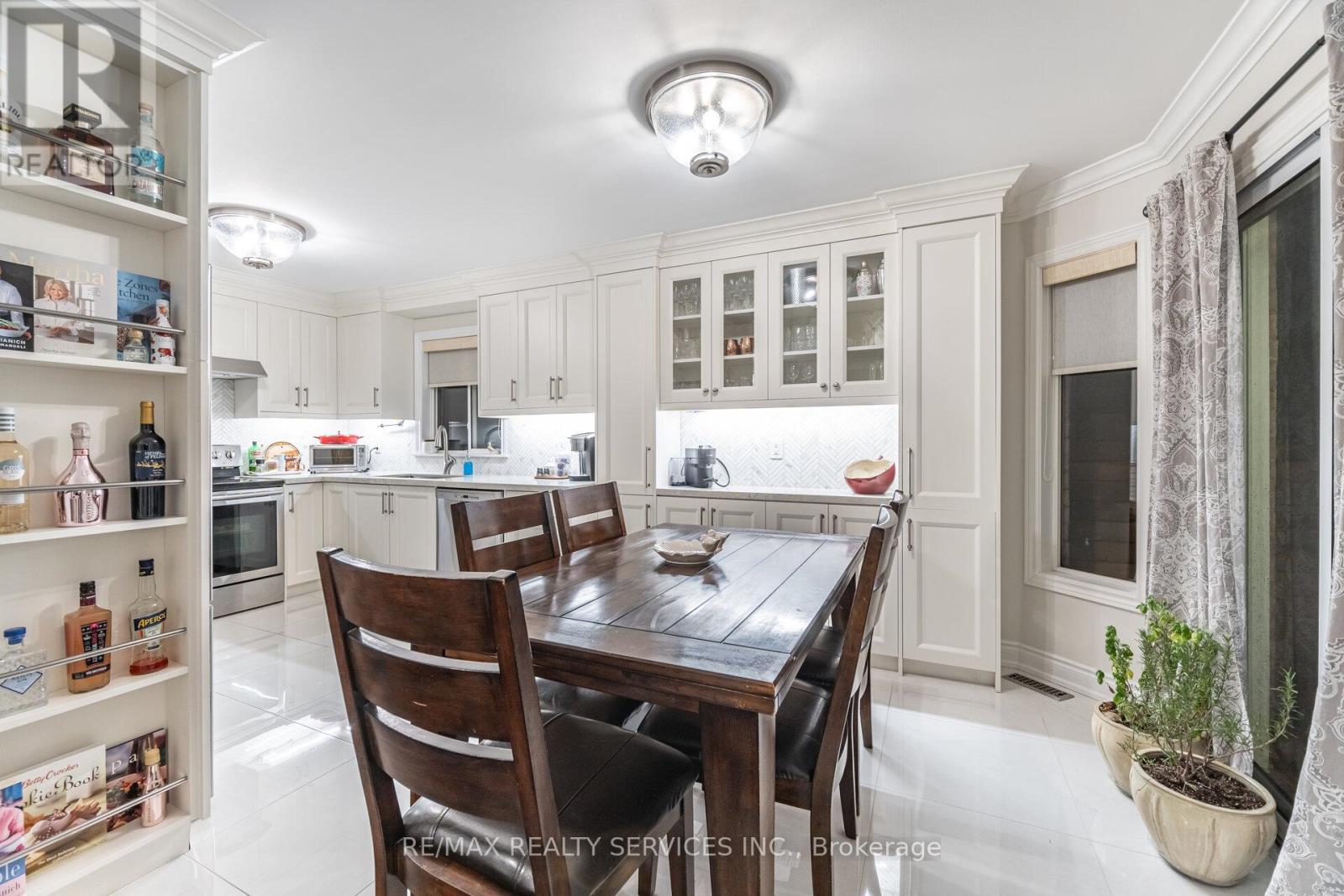 13 Emily Carr Crescent, Caledon, Ontario  L7E 2L1 - Photo 9 - W12857928