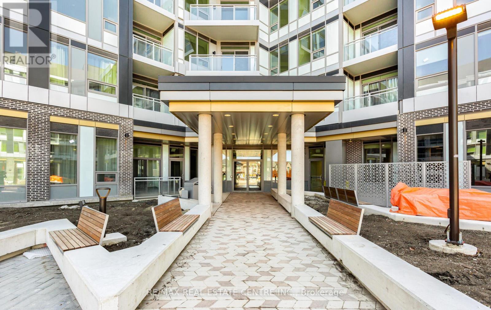 441 - 2501 Saw Whet Boulevard, Oakville, Ontario  L6M 5N2 - Photo 3 - W12857942