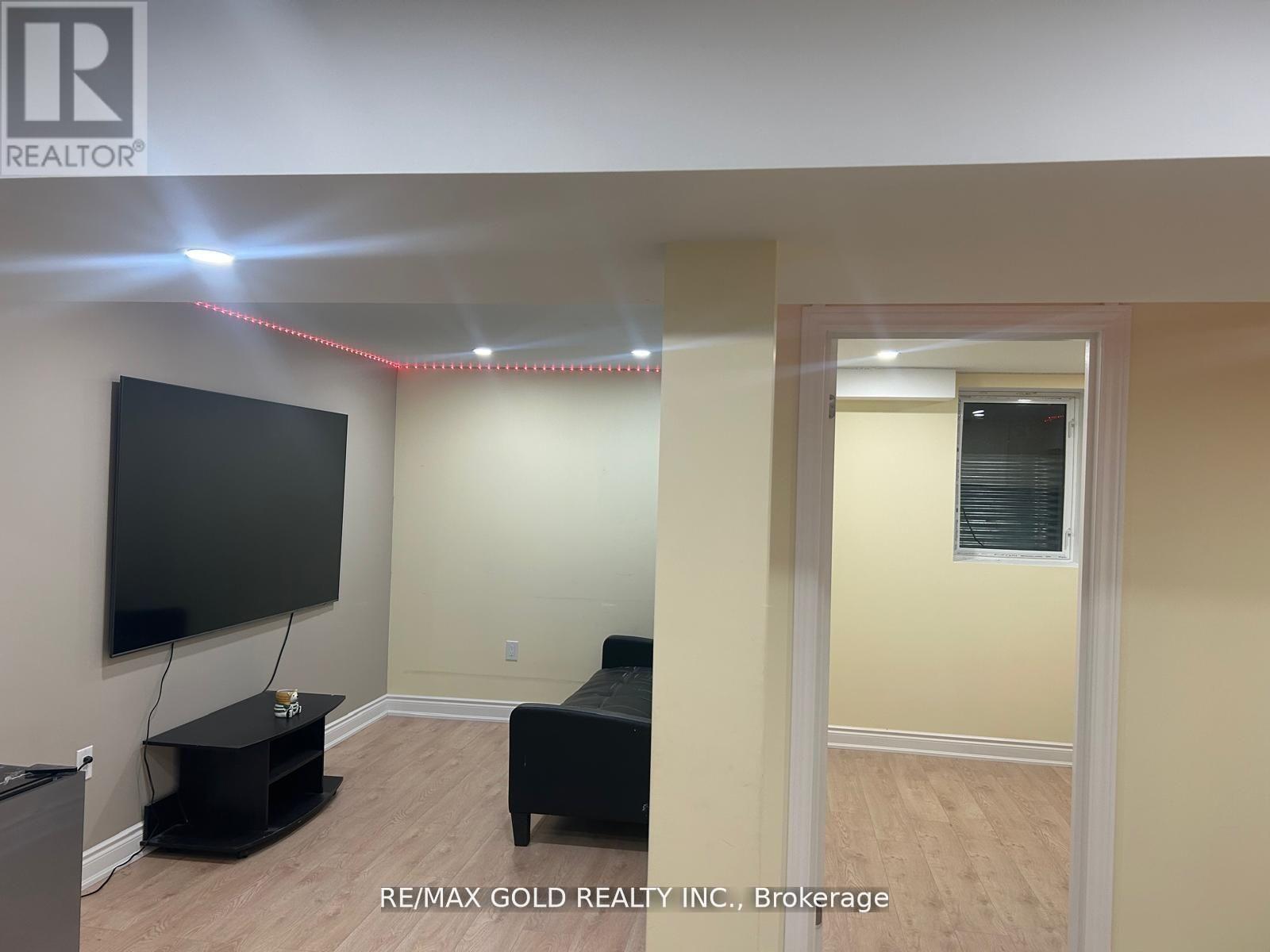 71 Lanark Circle E, Brampton, Ontario  L6X 5L3 - Photo 24 - W12857944