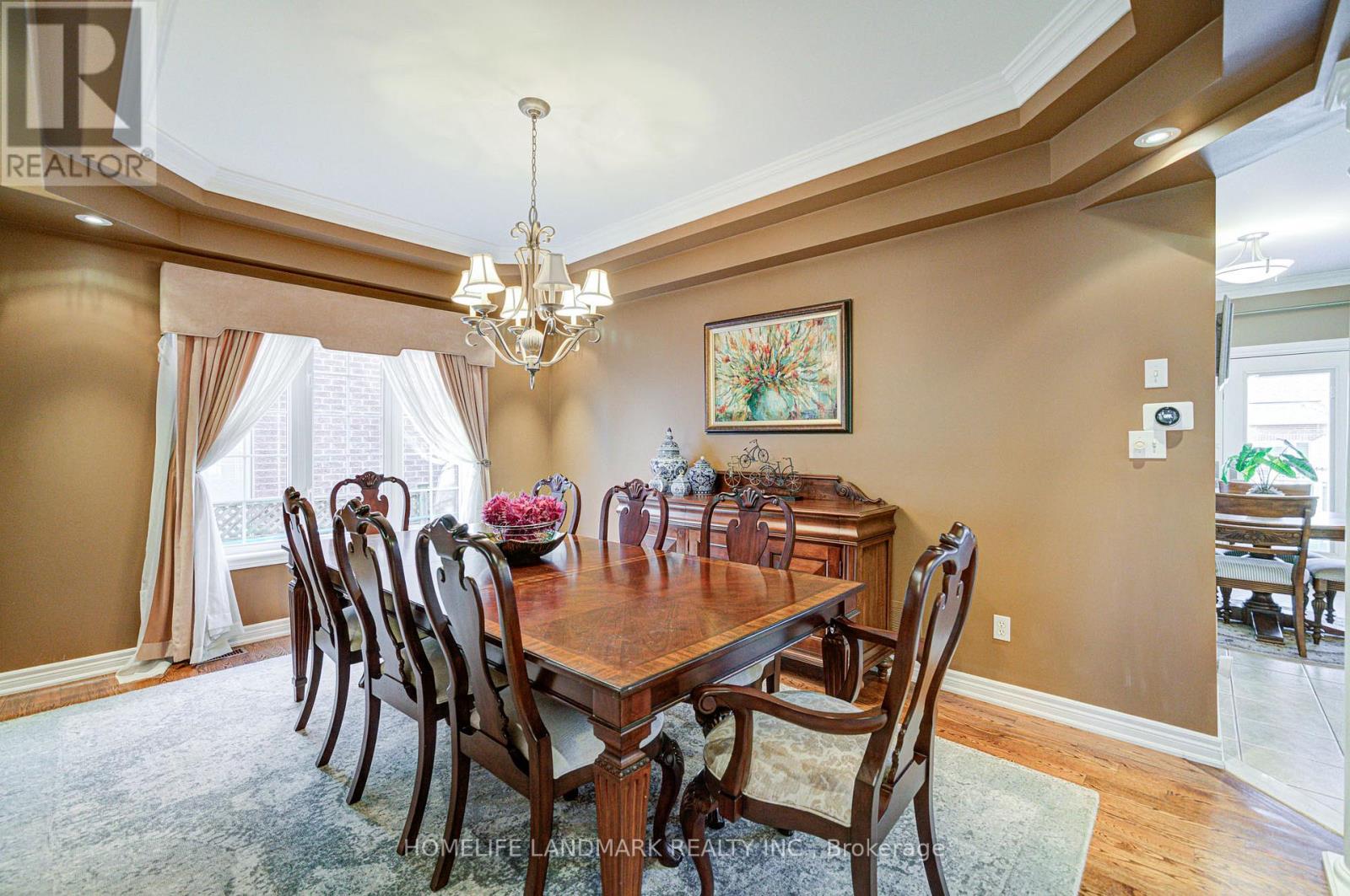 1388 Pinery Crescent, Oakville, Ontario  L6H 7J7 - Photo 10 - W12857952