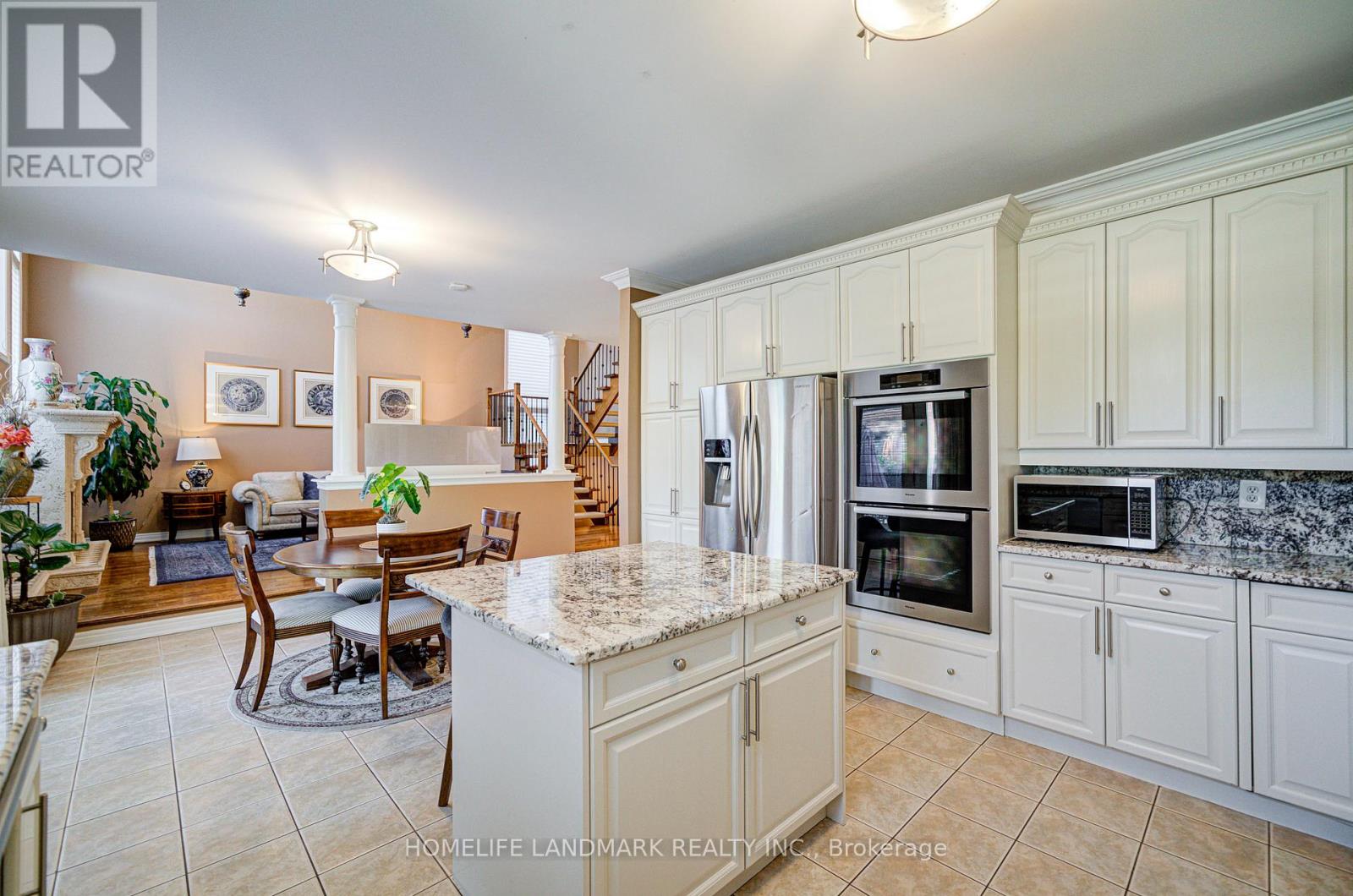 1388 Pinery Crescent, Oakville, Ontario  L6H 7J7 - Photo 20 - W12857952